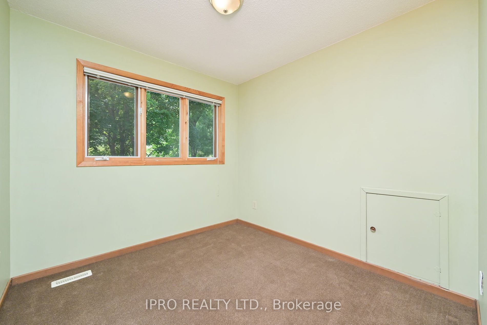 9 Baxter Ave Property Photo 8