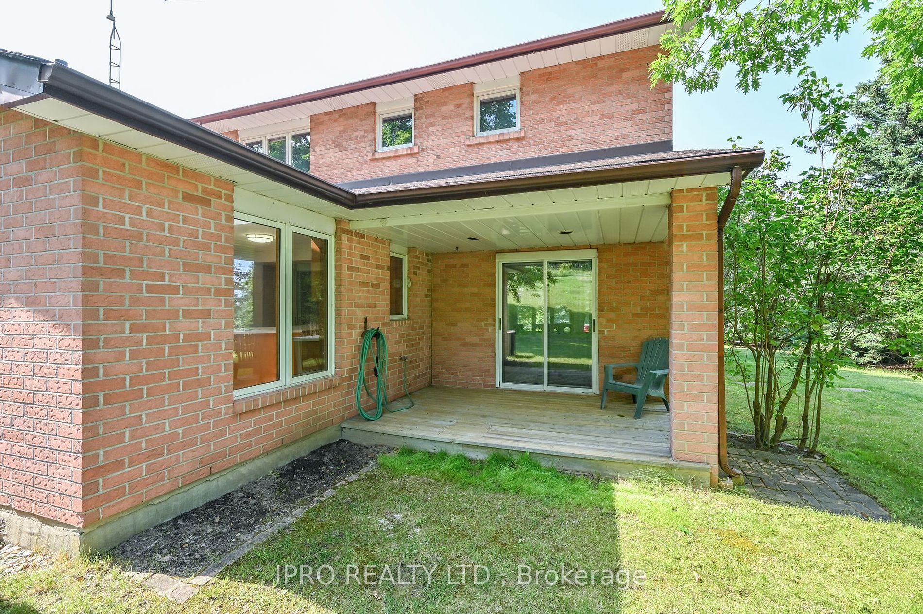 9 Baxter Ave Property Photo 12