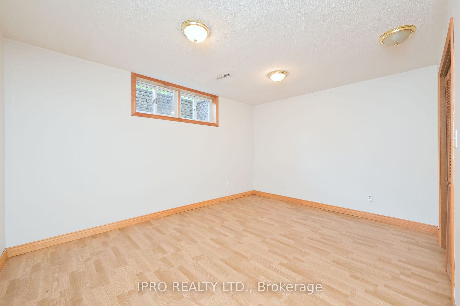 9 Baxter Ave Property Photo 14