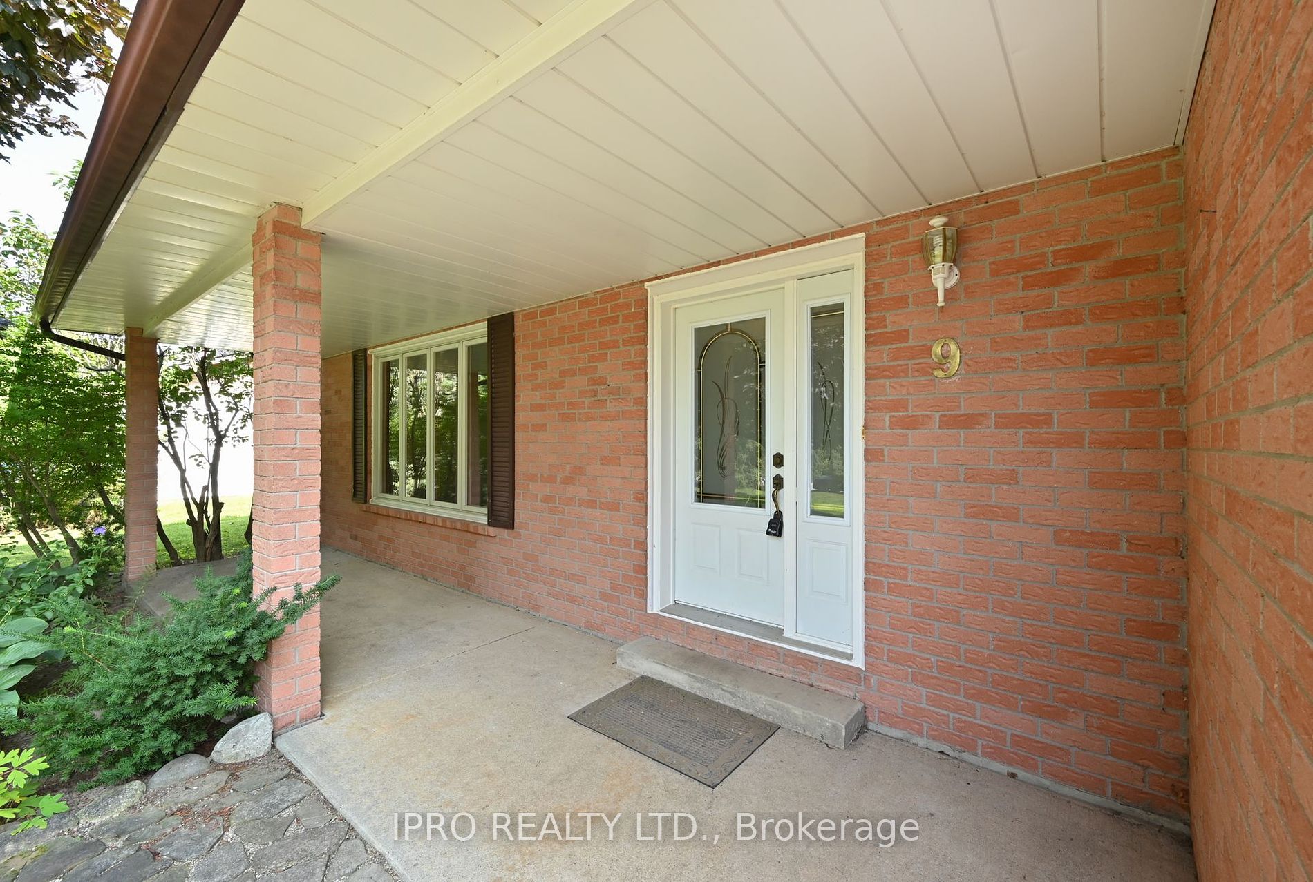9 Baxter Ave Property Photo 23