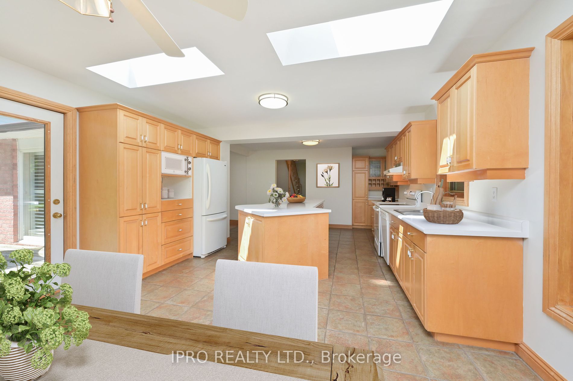9 Baxter Ave Property Photo 27