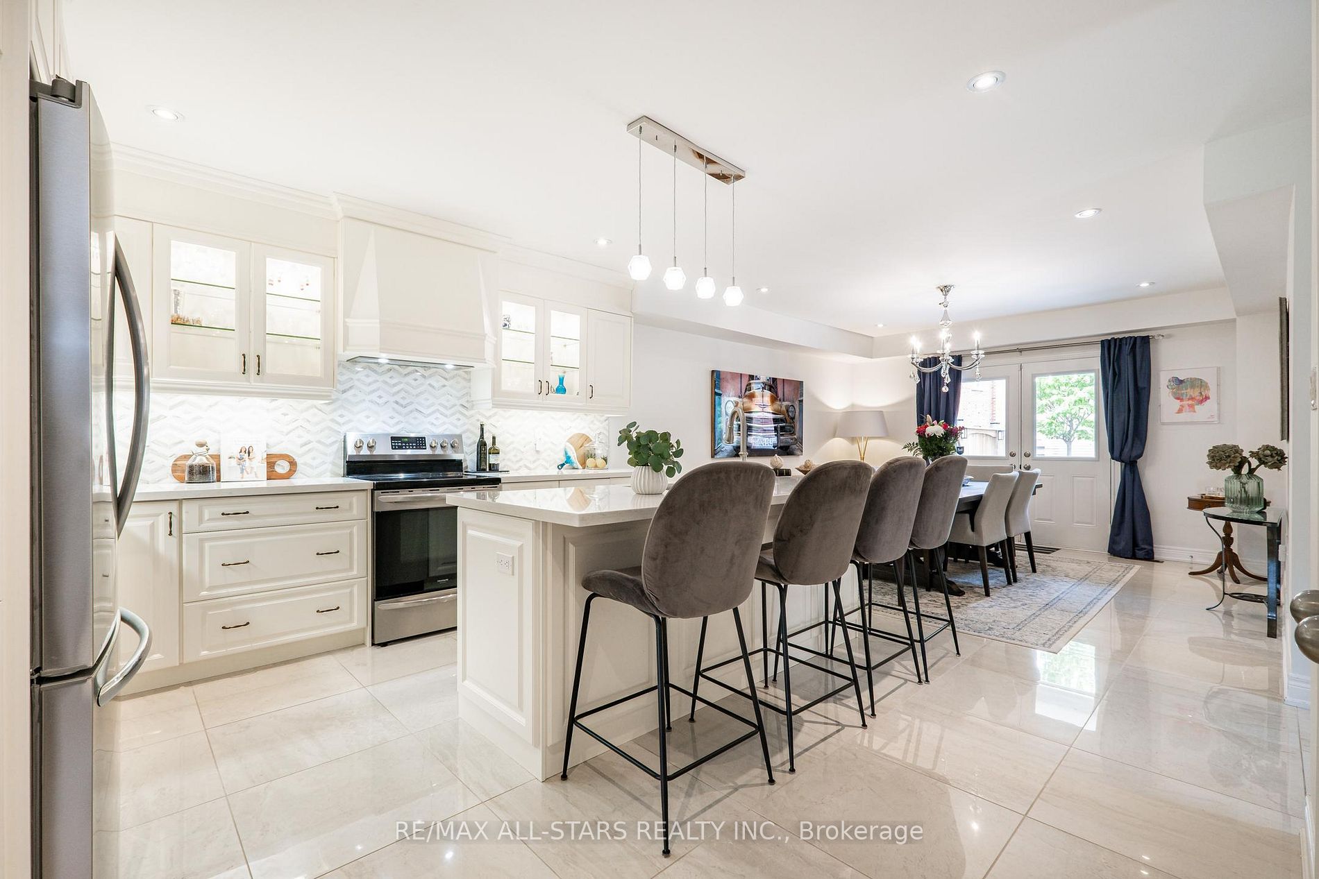 91 Roy Grove Way Property Photo 2