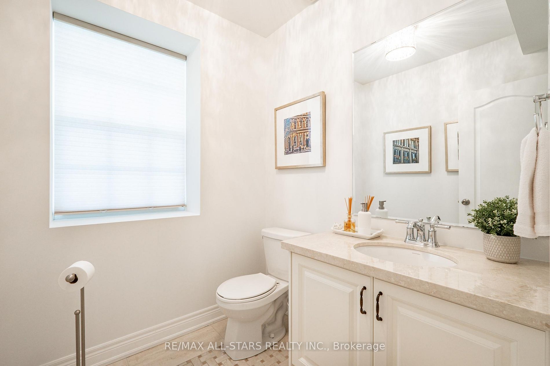 91 Roy Grove Way Property Photo 8