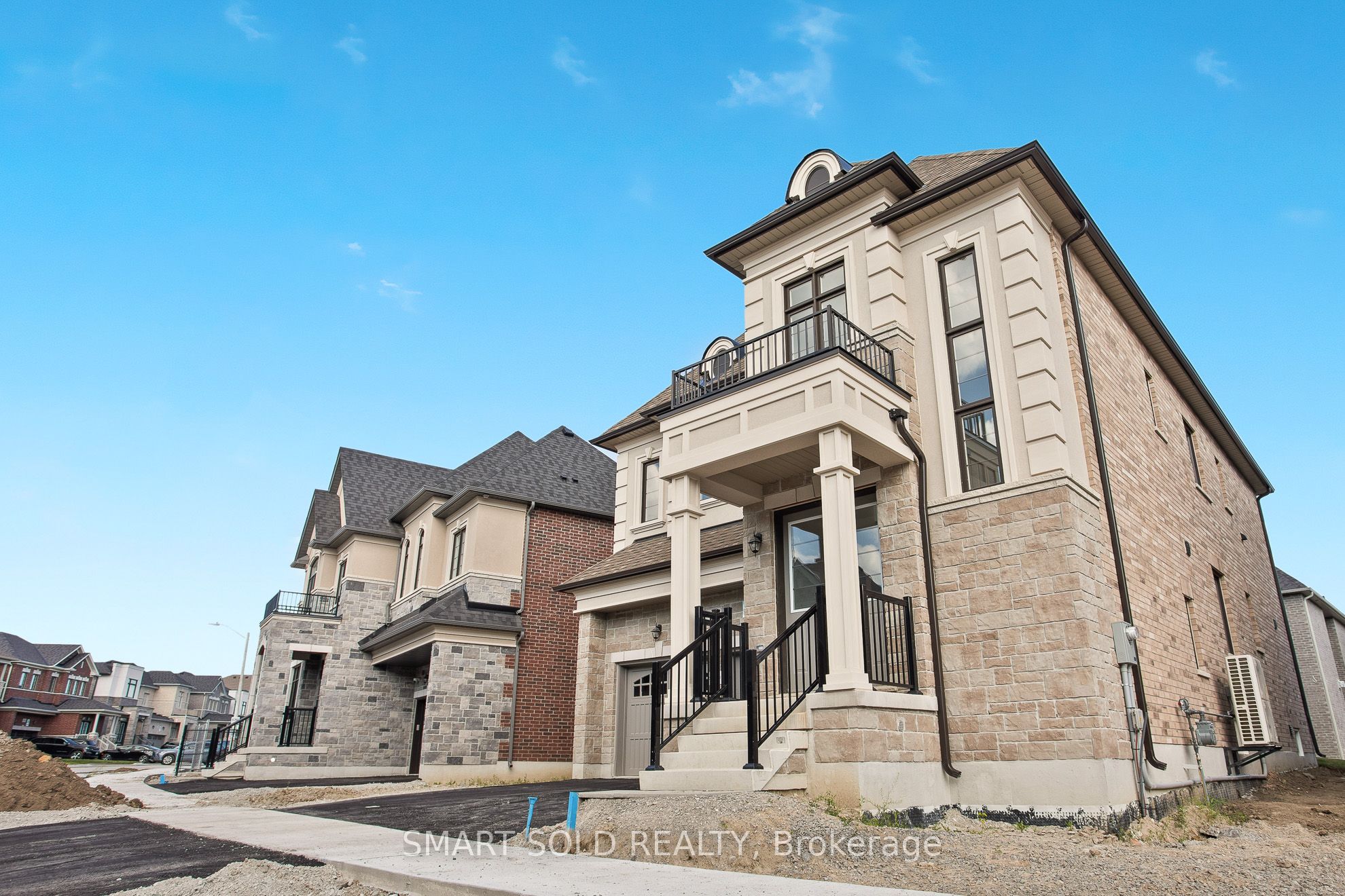 73 Current Drive Property Photo 3
