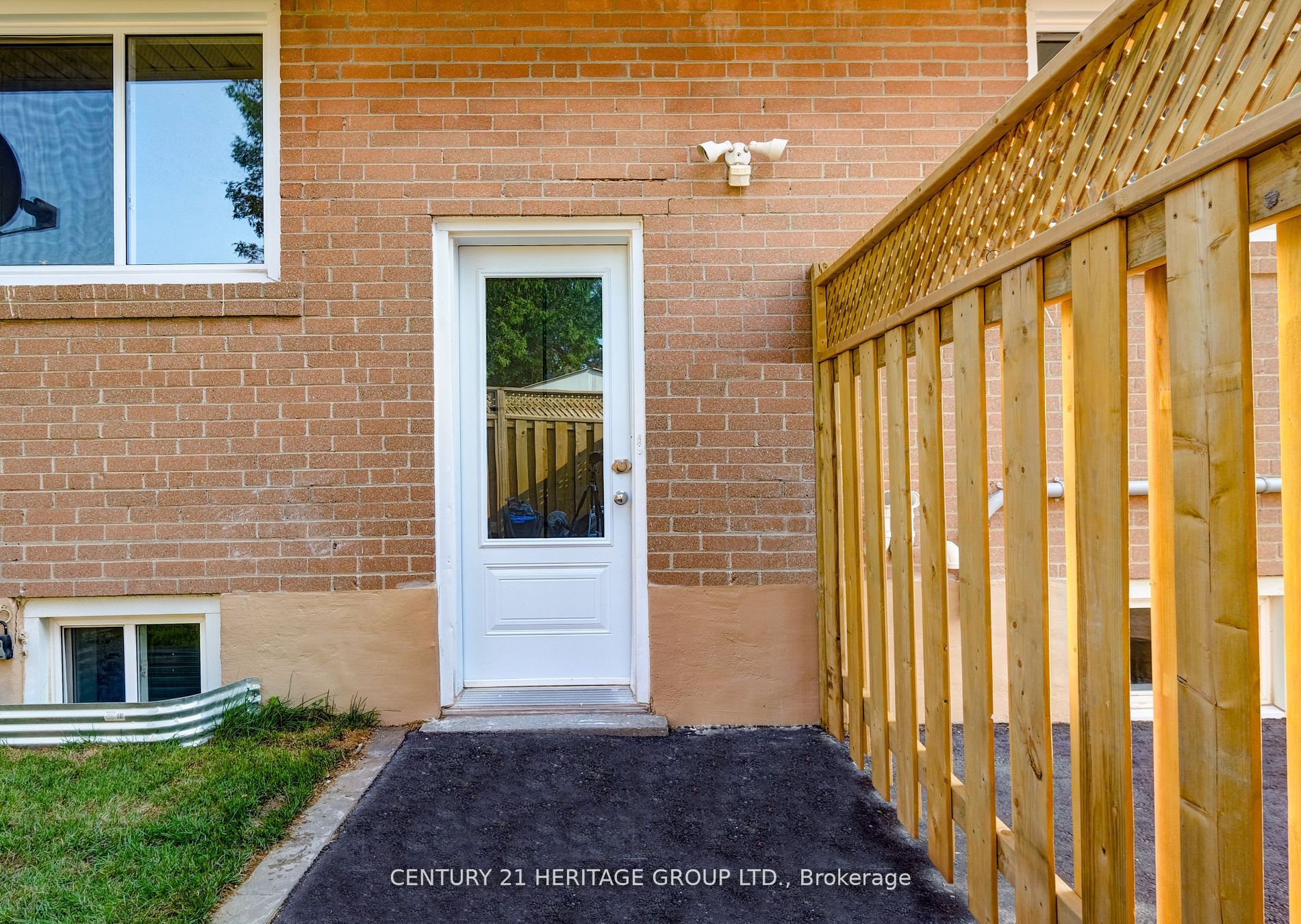 8 Walter Ave Property Photo 18