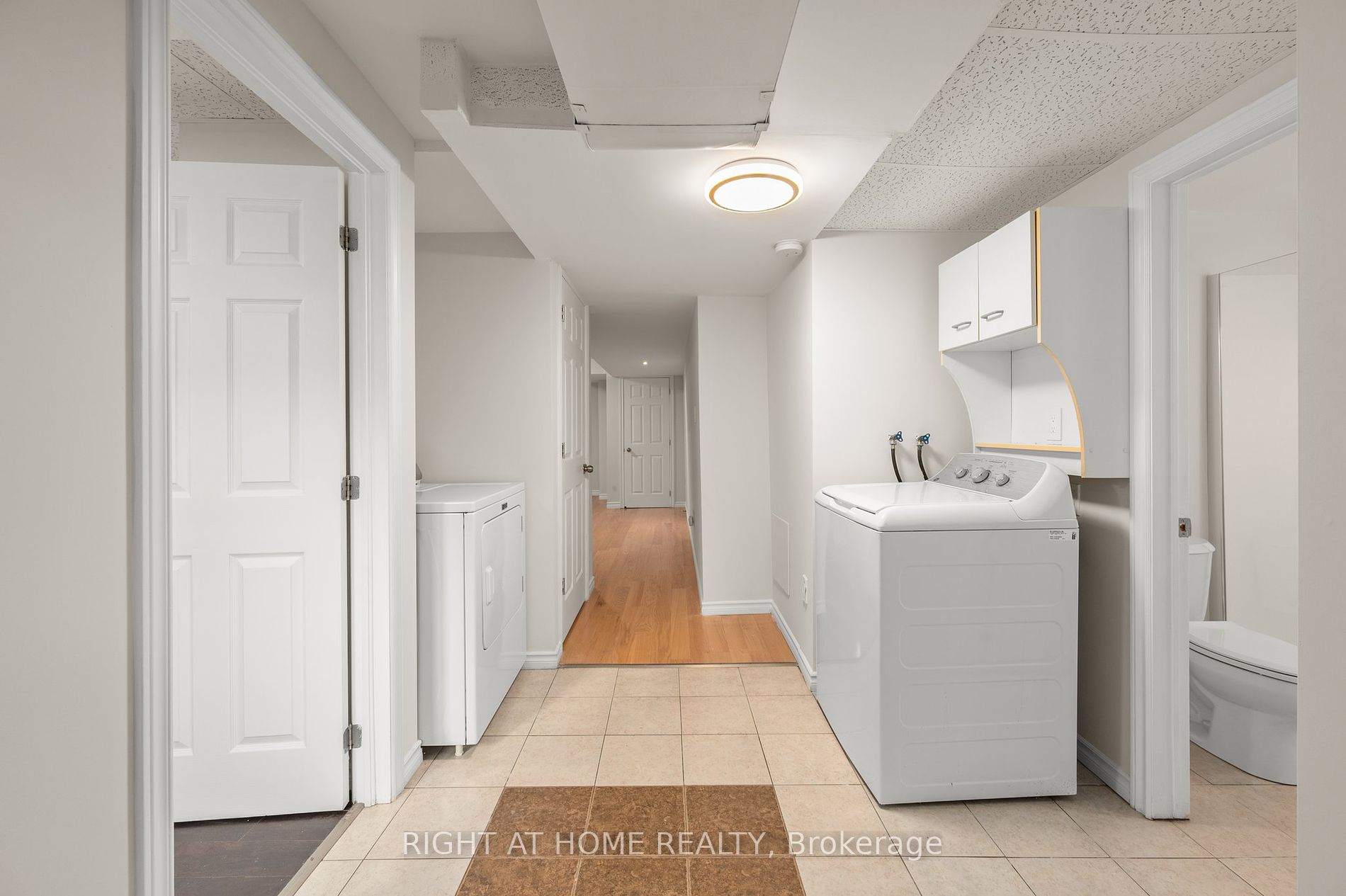 255 Queen Filomena Ave Property Photo 4