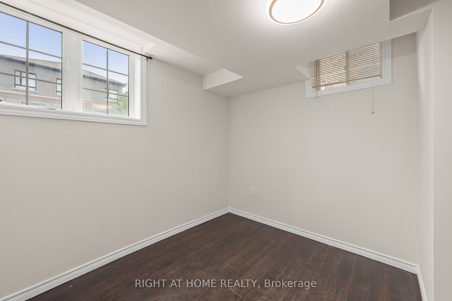 255 Queen Filomena Ave Property Photo 6
