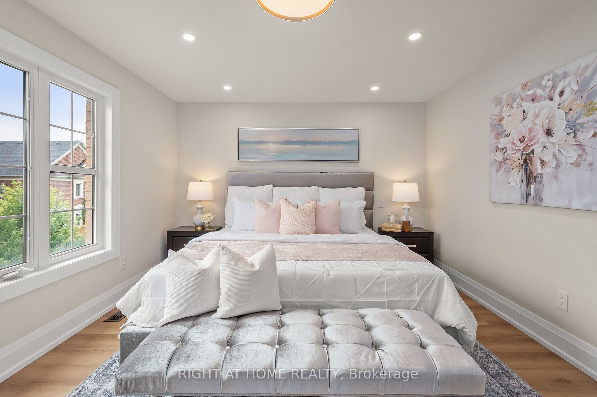 255 Queen Filomena Ave Property Photo 11
