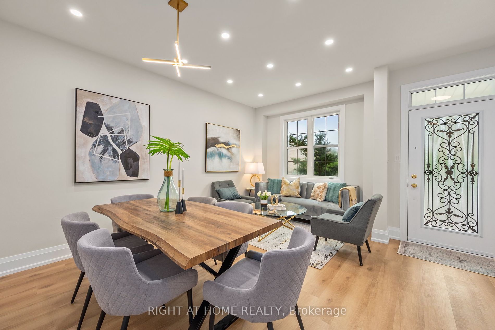 255 Queen Filomena Ave Property Photo 12