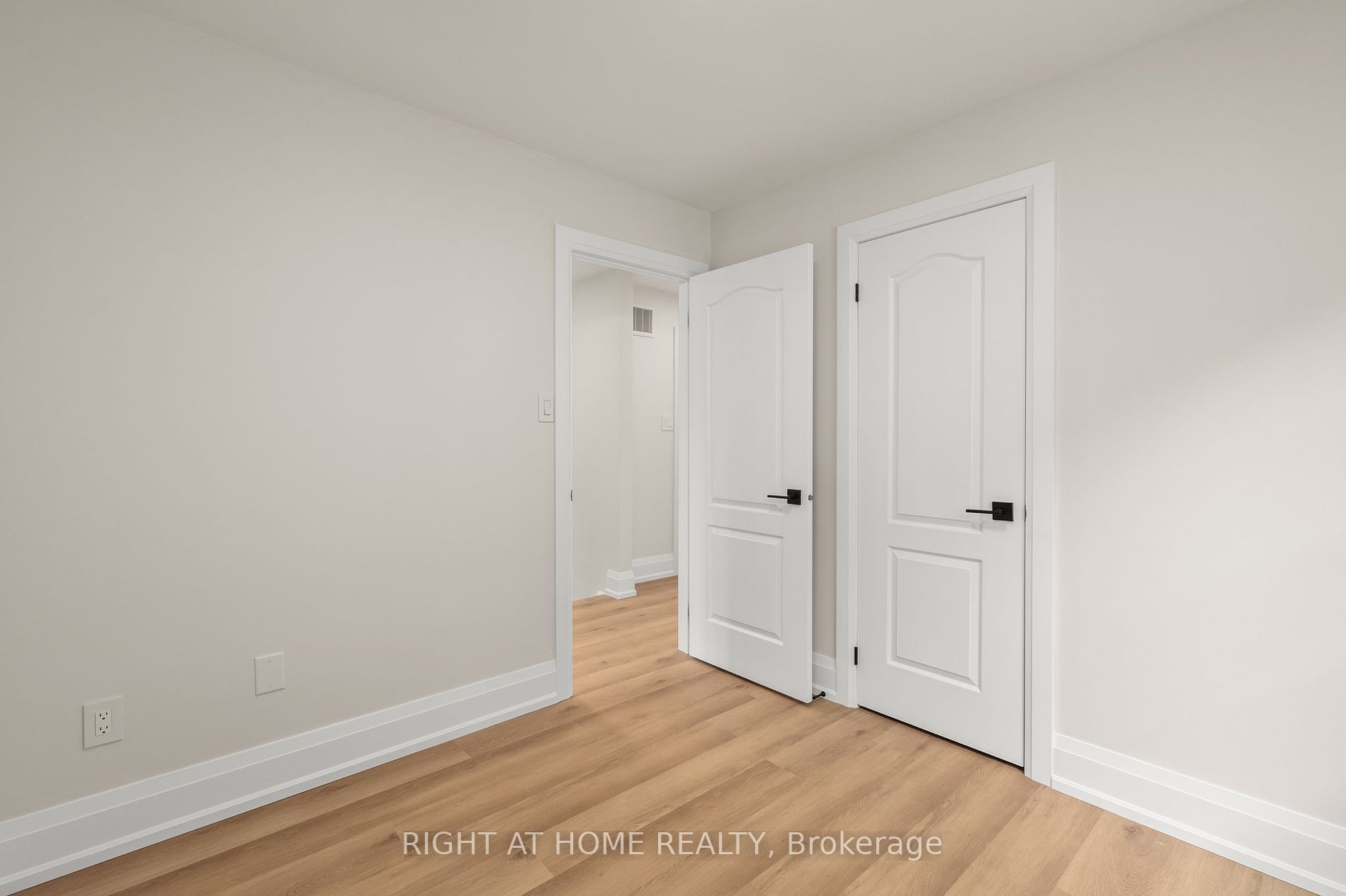 255 Queen Filomena Ave Property Photo 17
