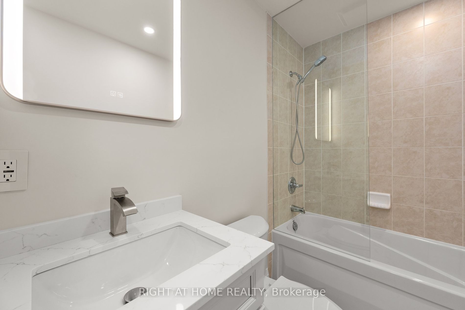 255 Queen Filomena Ave Property Photo 22
