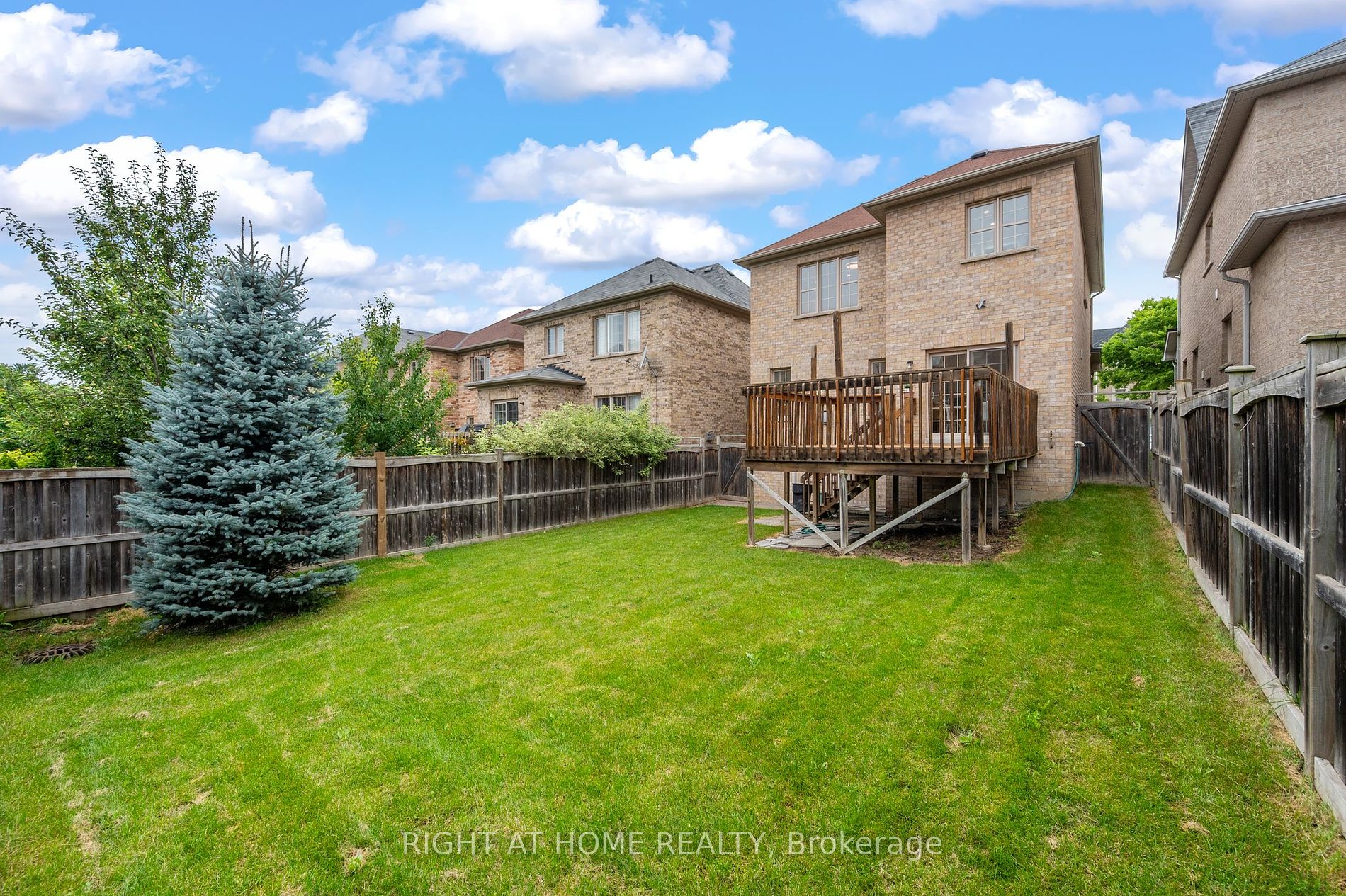 255 Queen Filomena Ave Property Photo 24