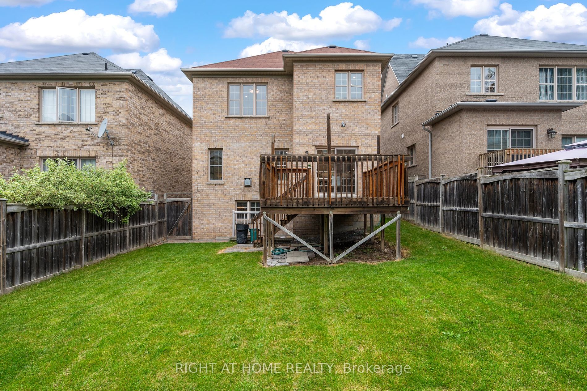 255 Queen Filomena Ave Property Photo 25