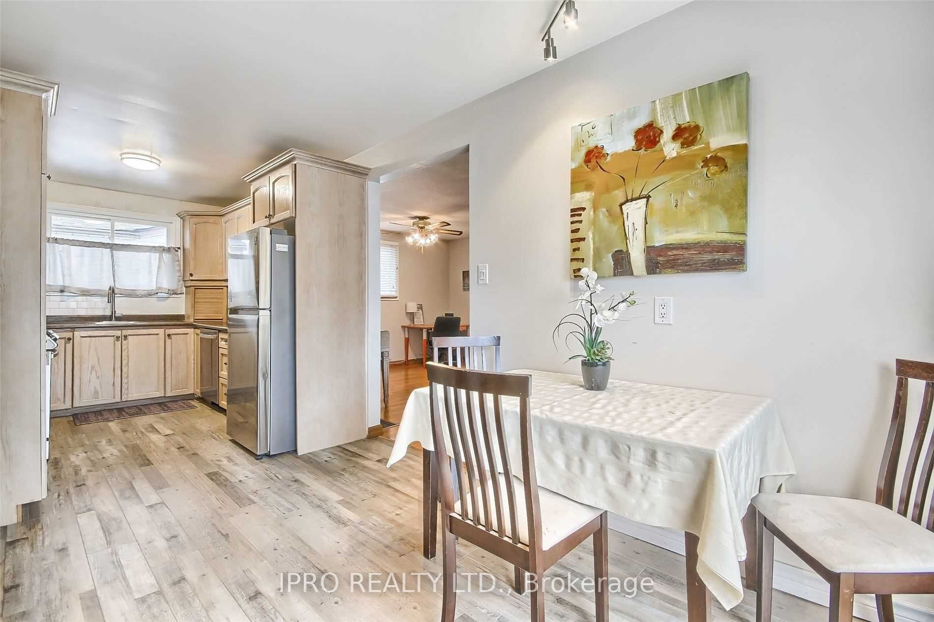 276 Cedarholme Ave Property Photo 2