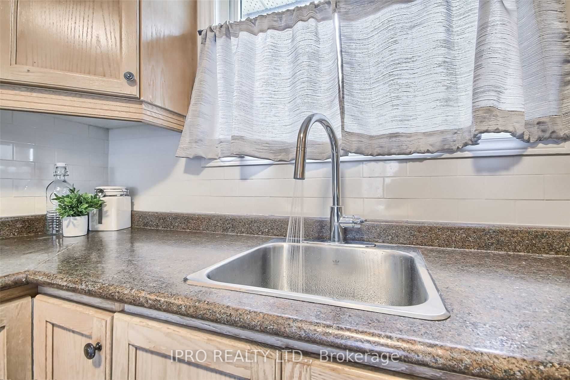 276 Cedarholme Ave Property Photo 7