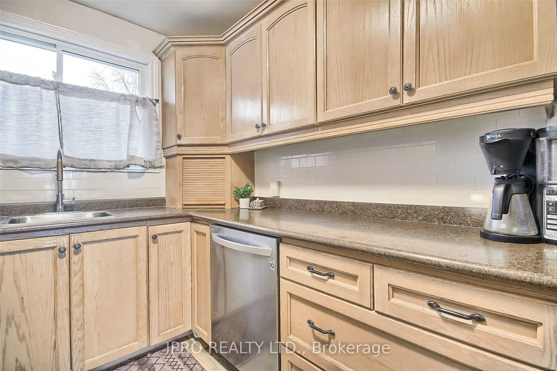 276 Cedarholme Ave Property Photo 8