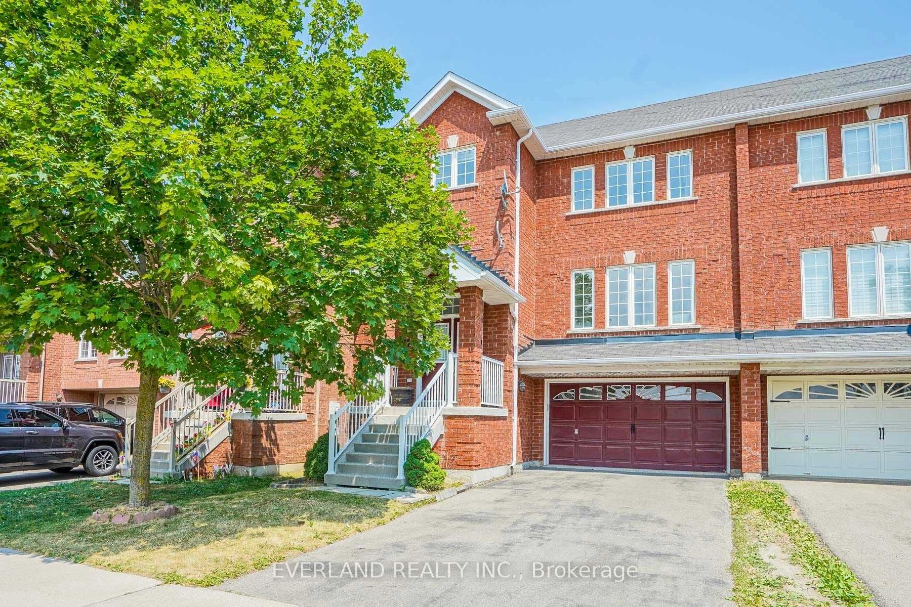 221 Knapton Dr Property Photo 1