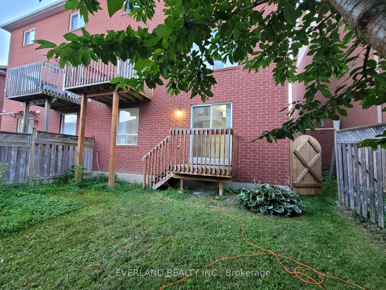221 Knapton Dr Property Photo 4