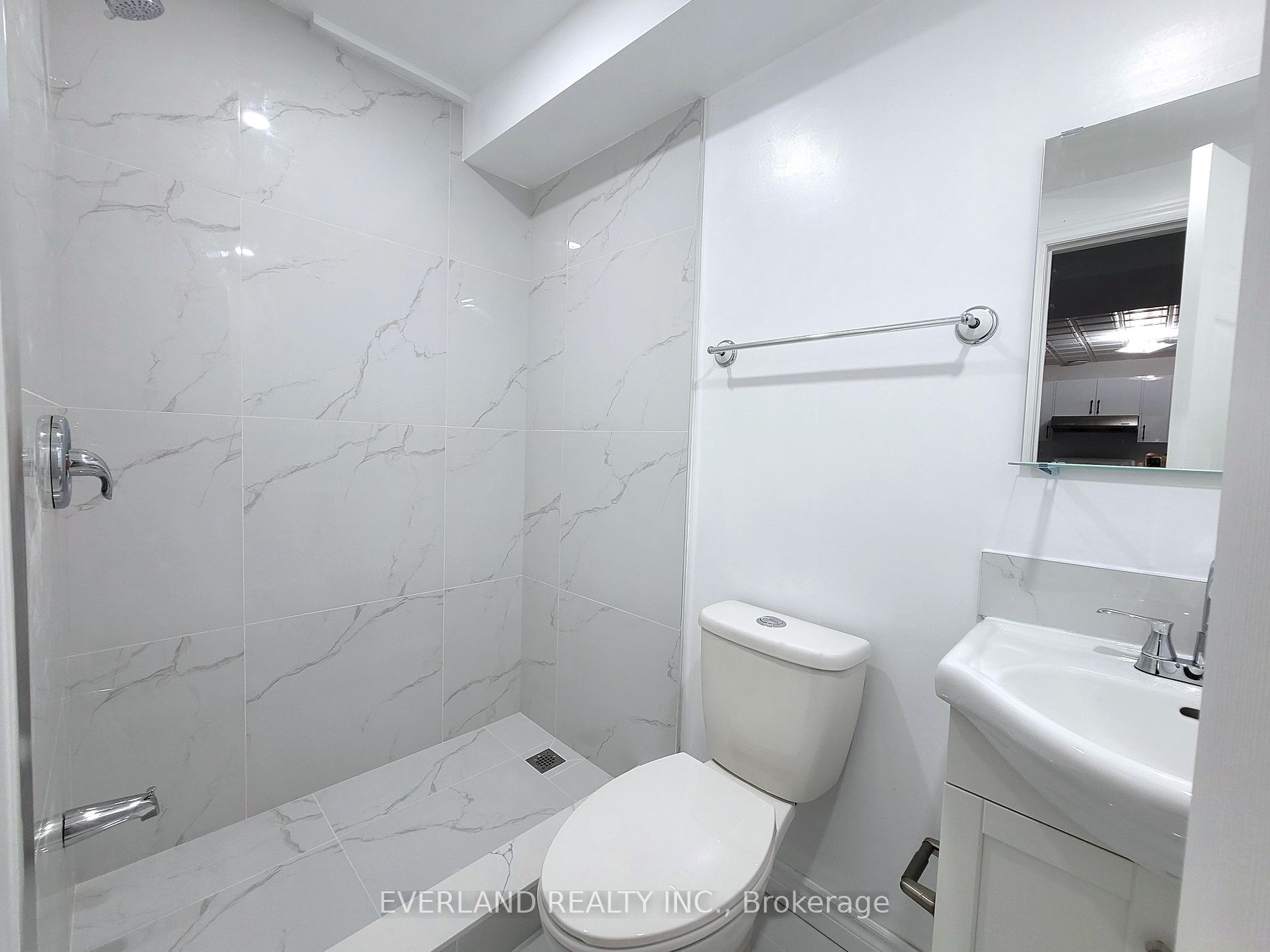 221 Knapton Dr Property Photo 11