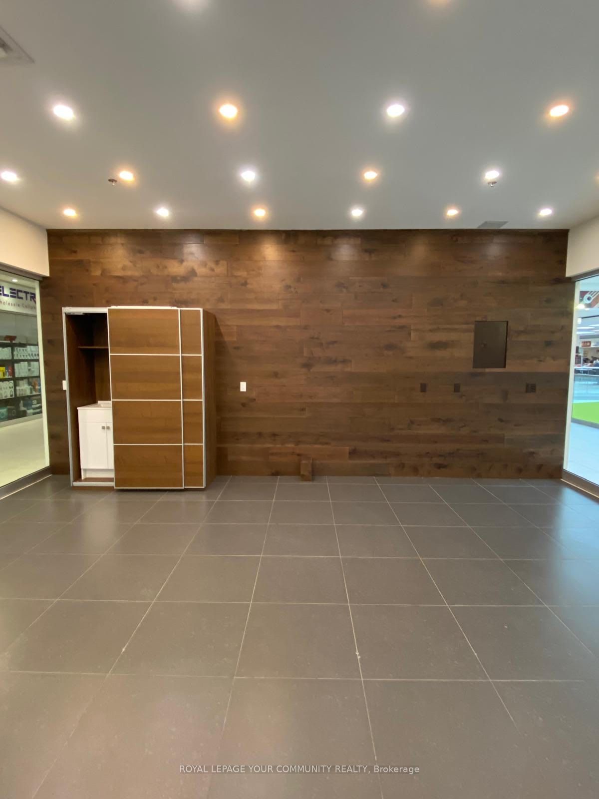 #280 - 7181 Yonge Street Property Photo 4
