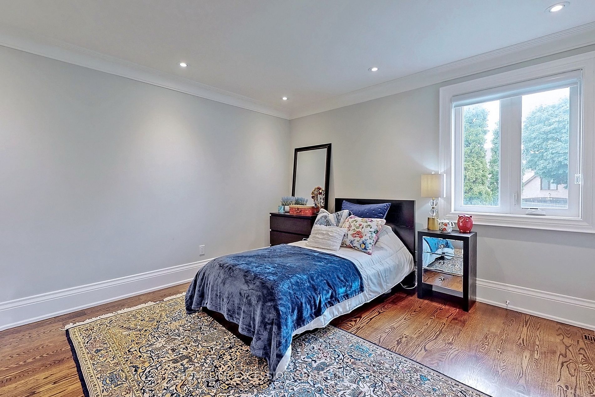 141 Cambridge Cres Property Photo 21