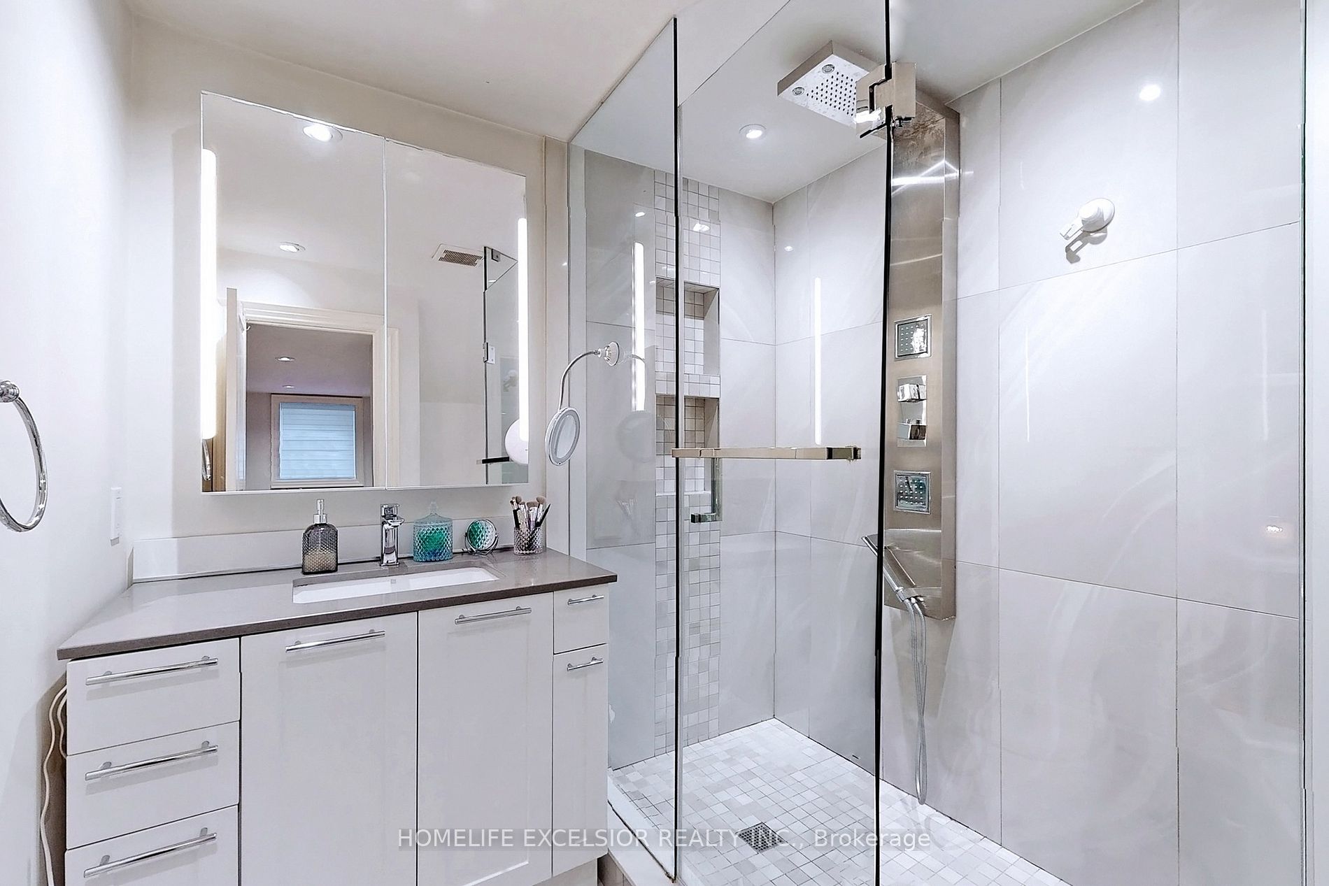 141 Cambridge Cres Property Photo 29