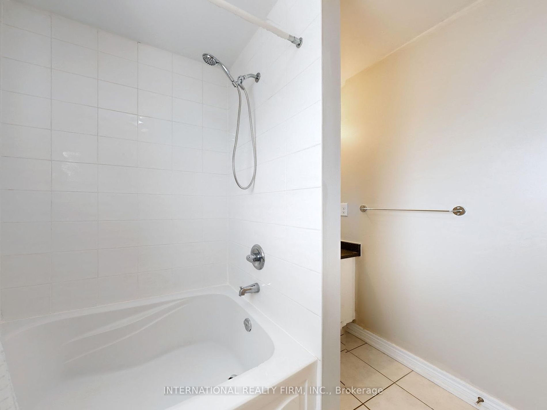 110 Swenson St Property Photo 19
