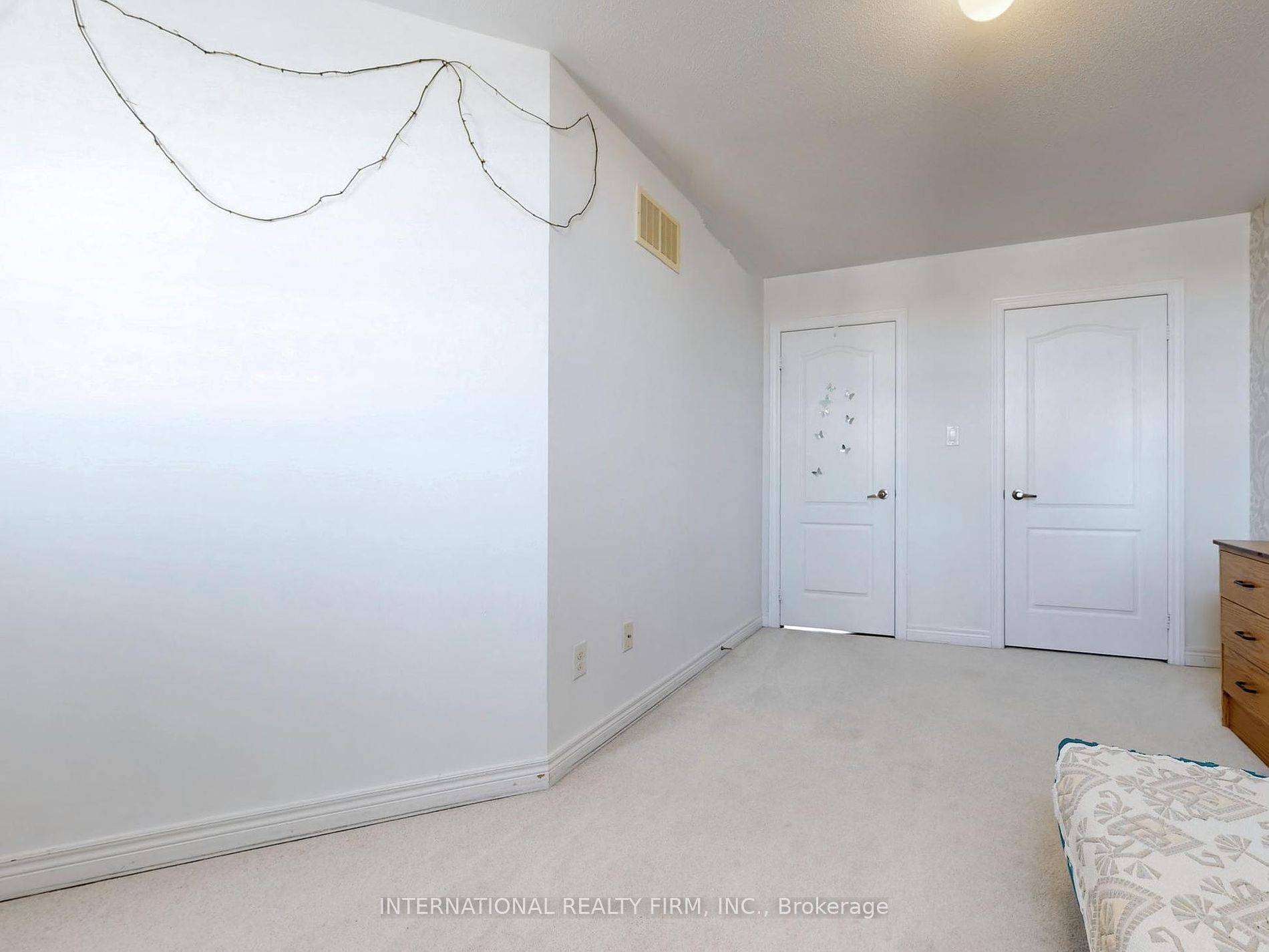 110 Swenson St Property Photo 27