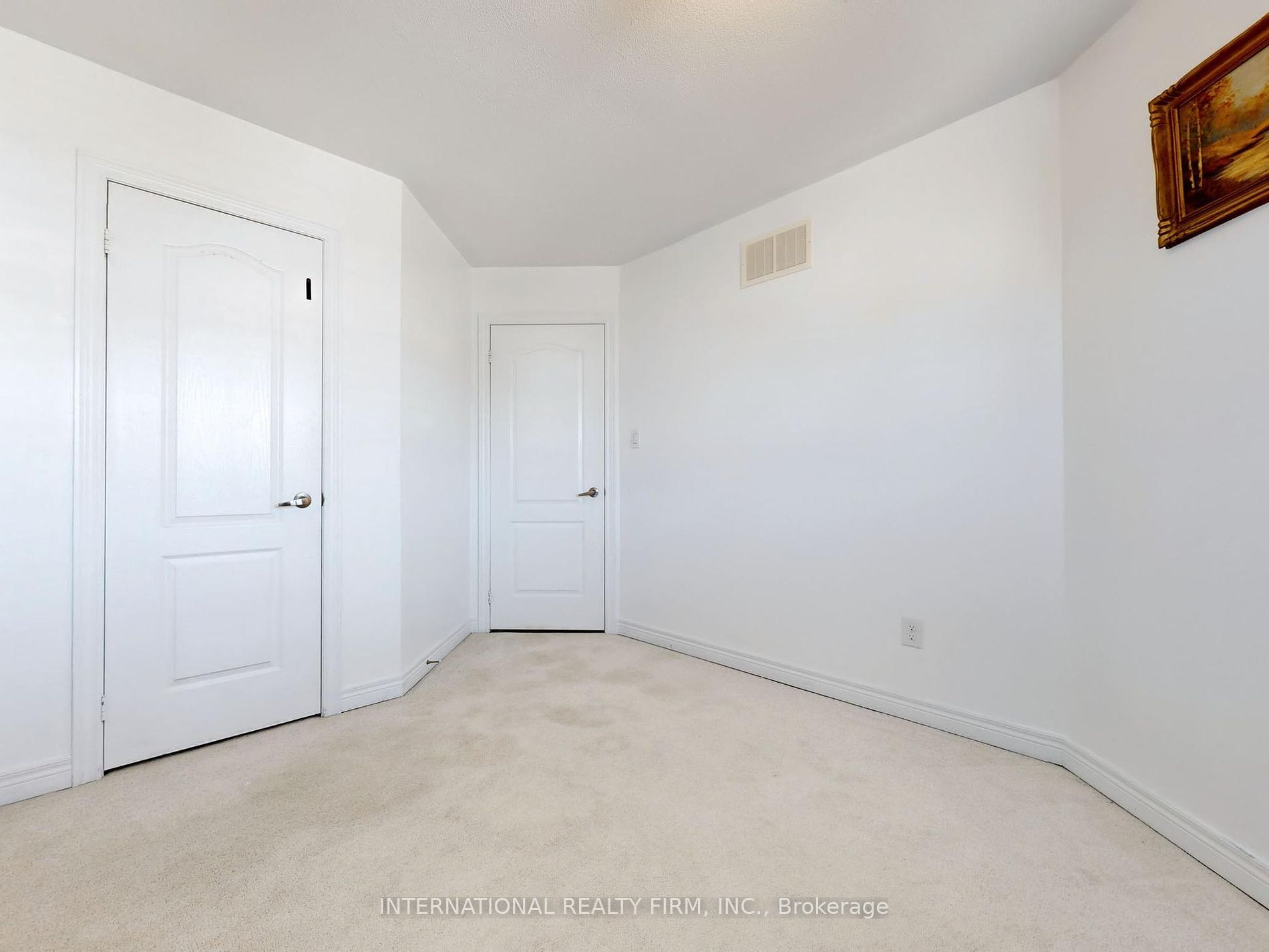 110 Swenson St Property Photo 28