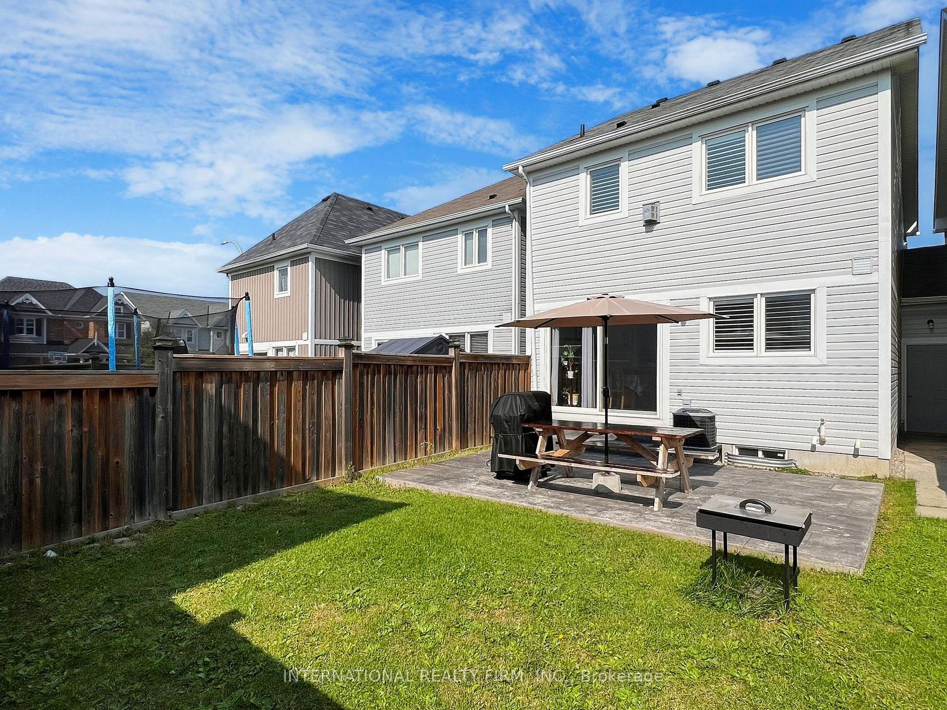 110 Swenson St Property Photo 31