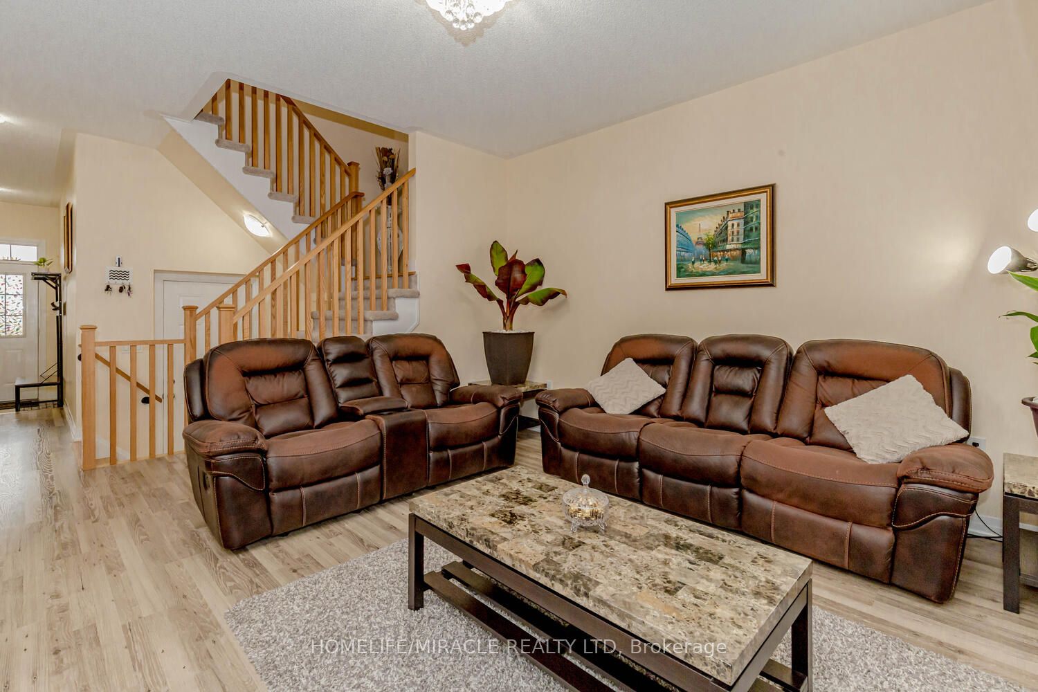 124 Casserley Cres Property Photo 2