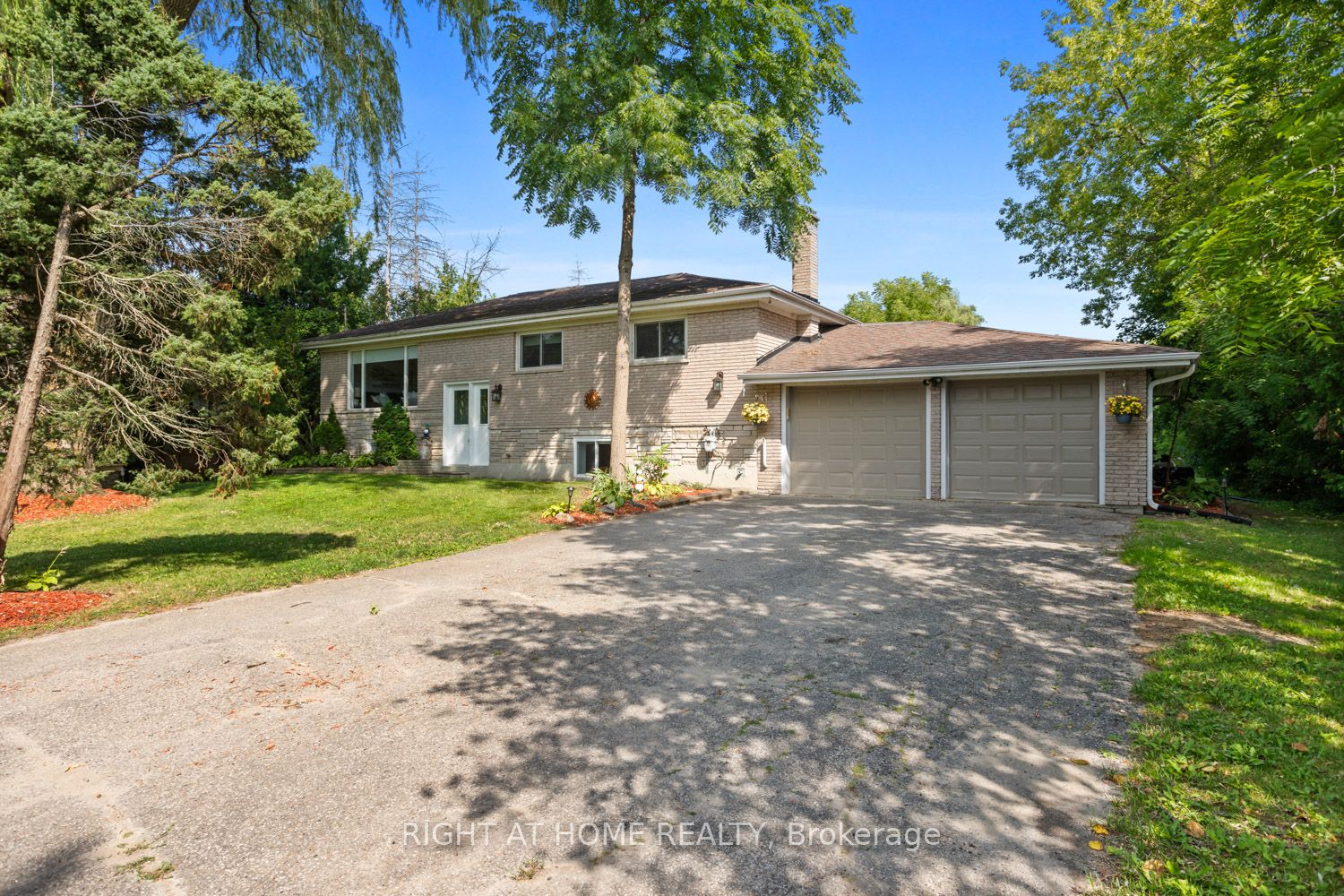 5298 Bethesda Rd Property Photo