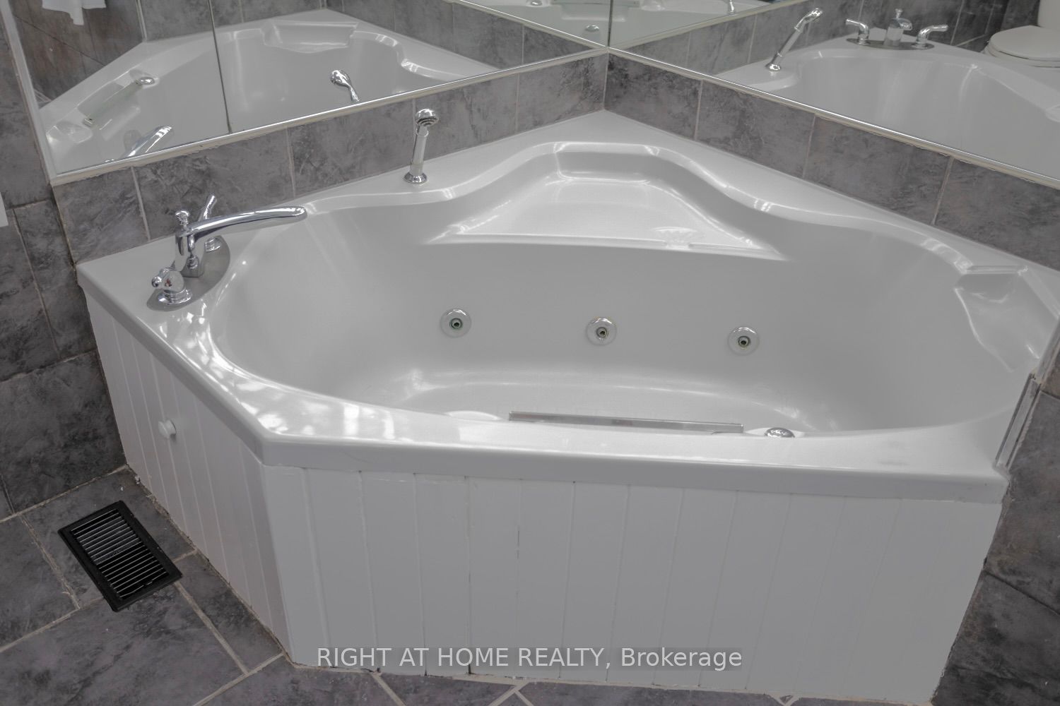 5298 Bethesda Rd Property Photo 15