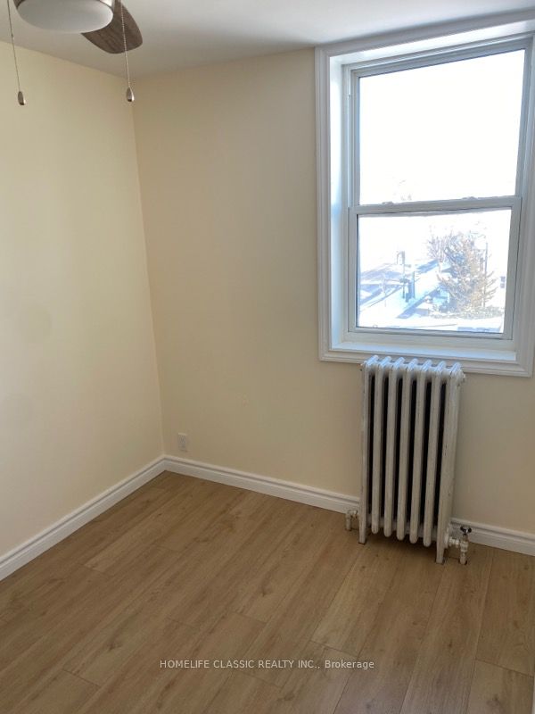 5 Main St S Property Photo 4