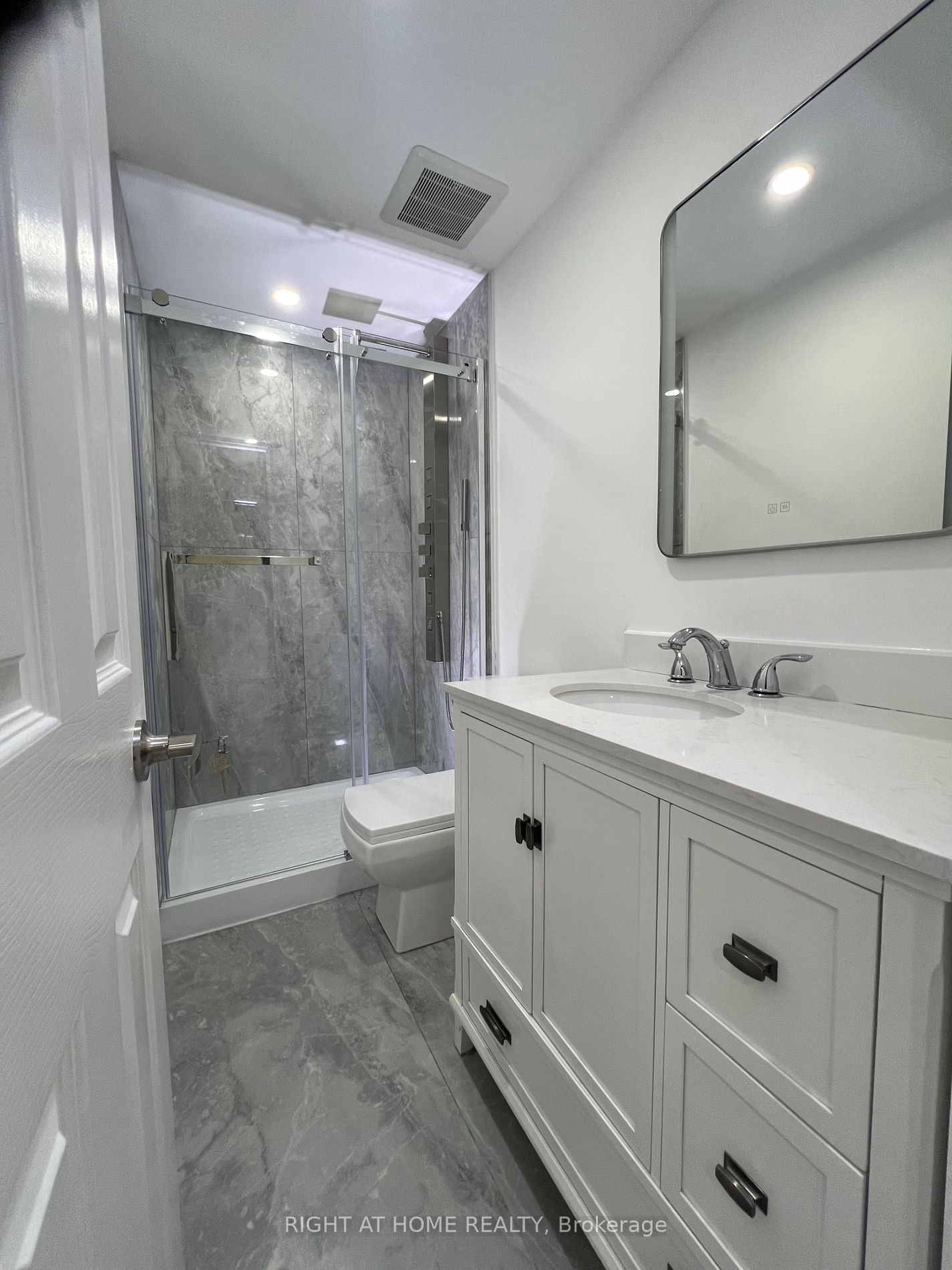 41 Portage Ave Property Photo 5