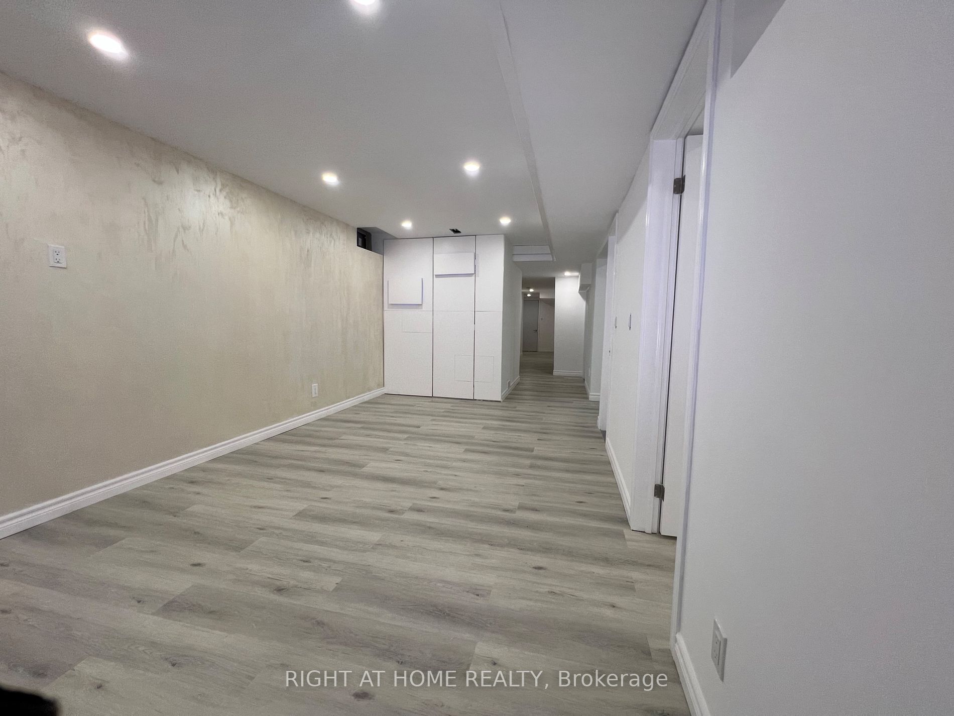 41 Portage Ave Property Photo 8