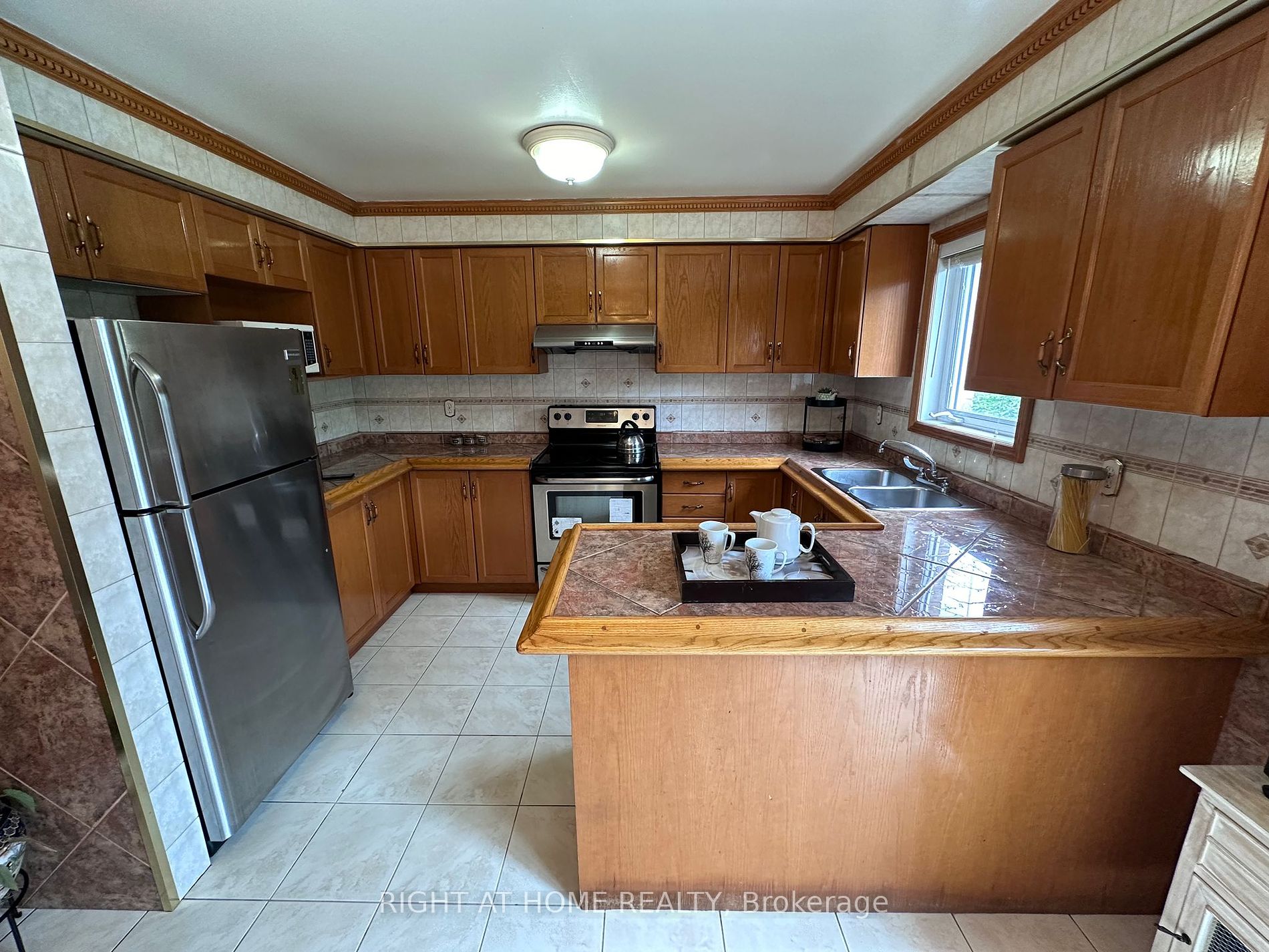 165 Fieldstone Dr E 3 Property Photo 29