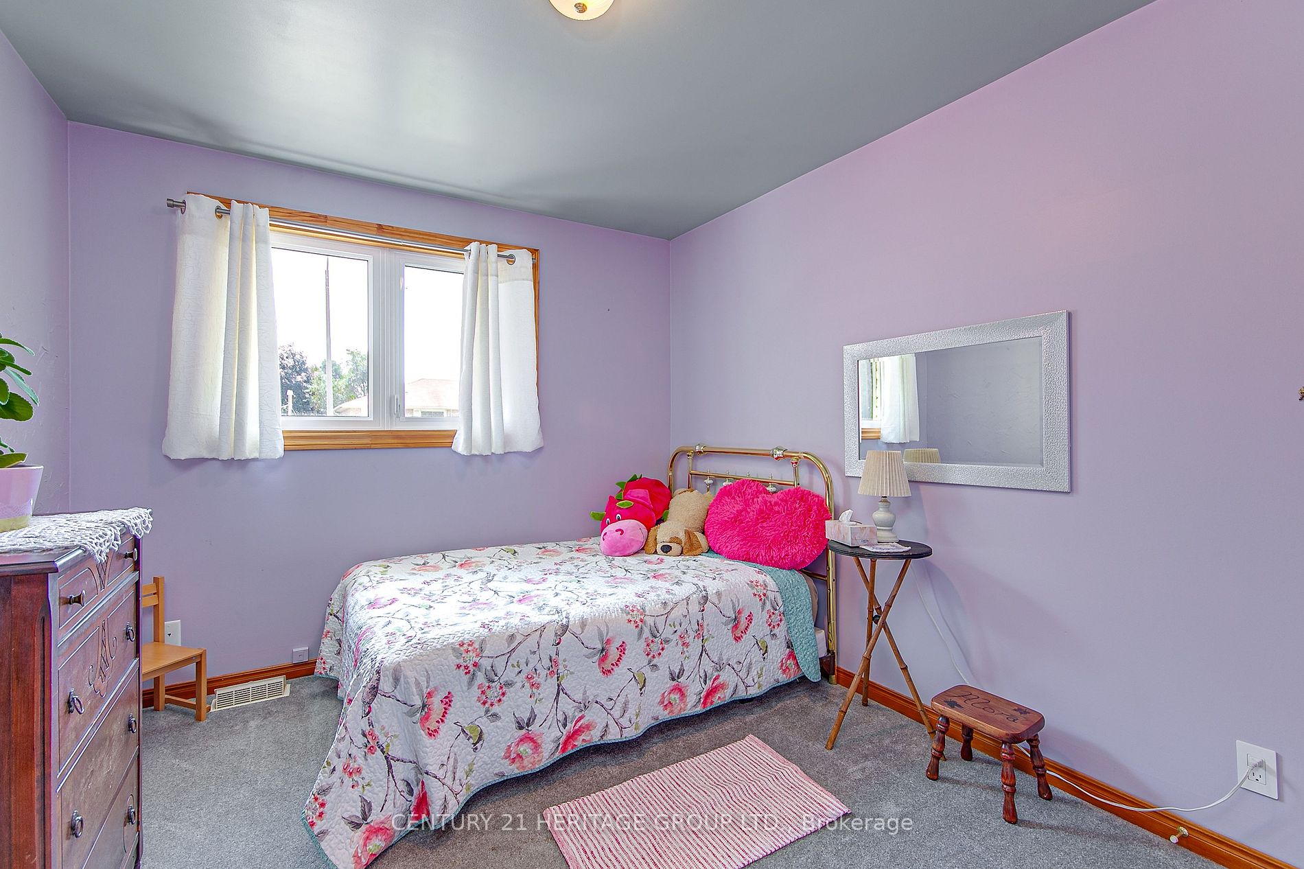 484 Maplegrove Ave Property Photo 6