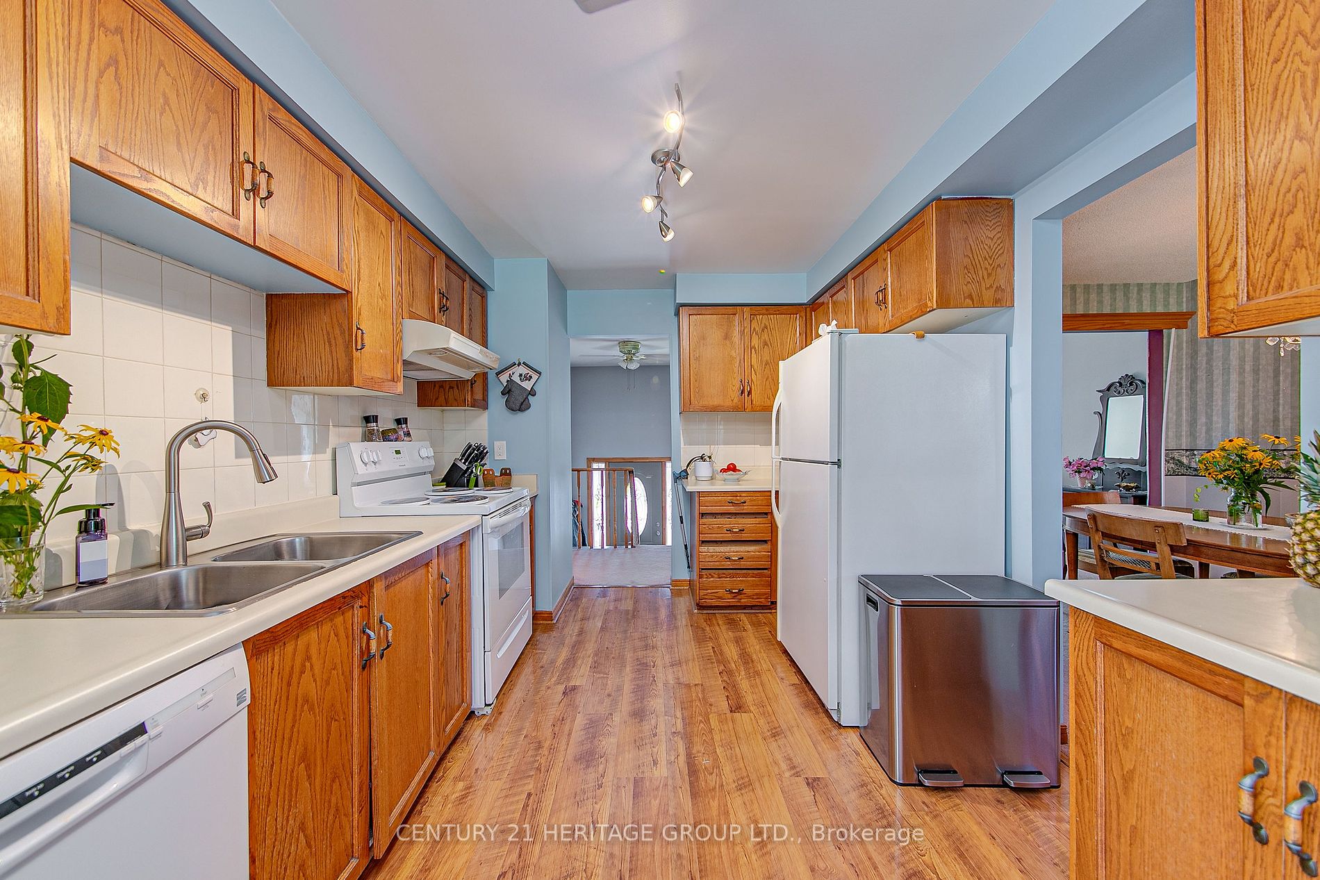 484 Maplegrove Ave Property Photo 21