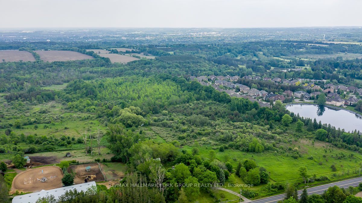 15763 Dufferin Street Property Photo 6