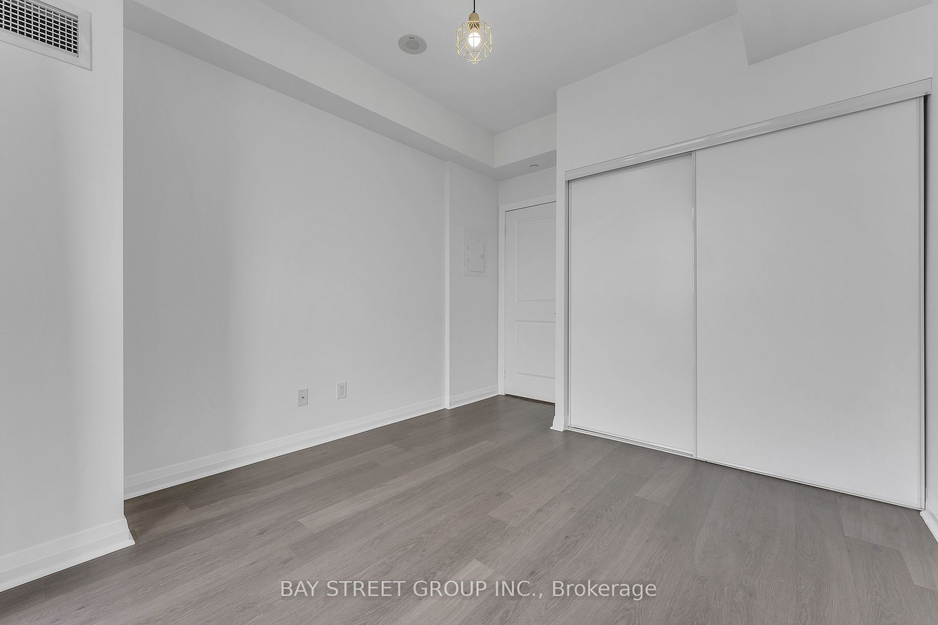 55 Oneida Cres 5 Property Photo 7