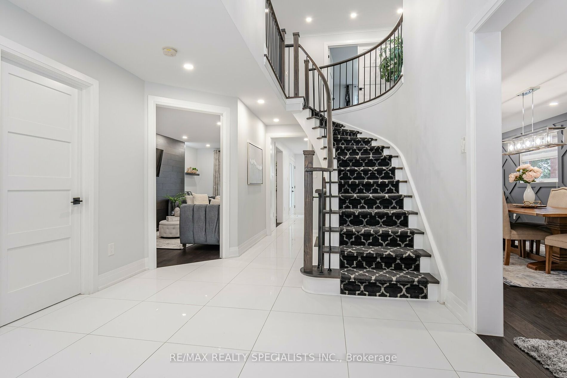 111 Forest Dr Property Photo 1