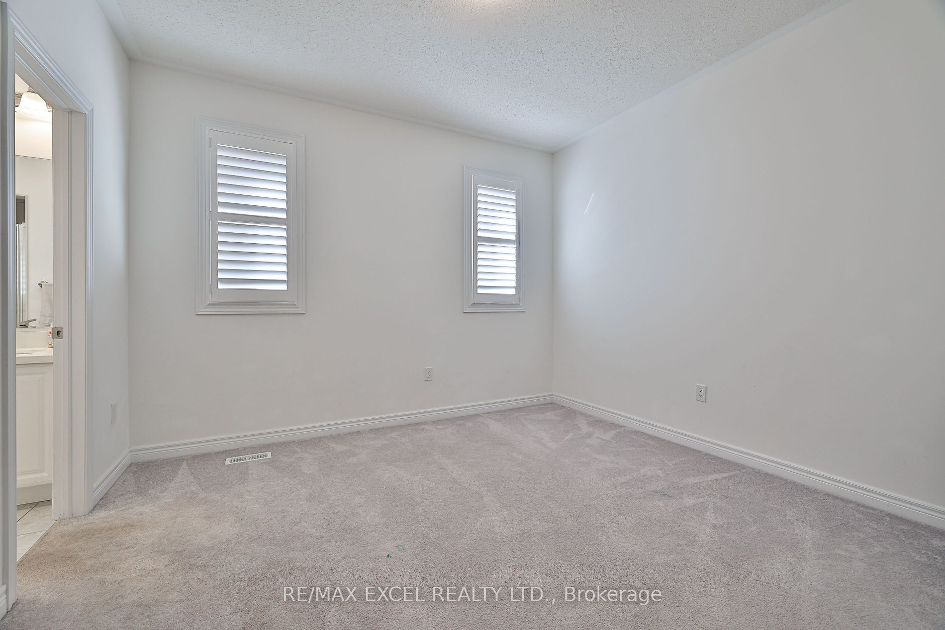 463 Mactier Dr Property Photo 14