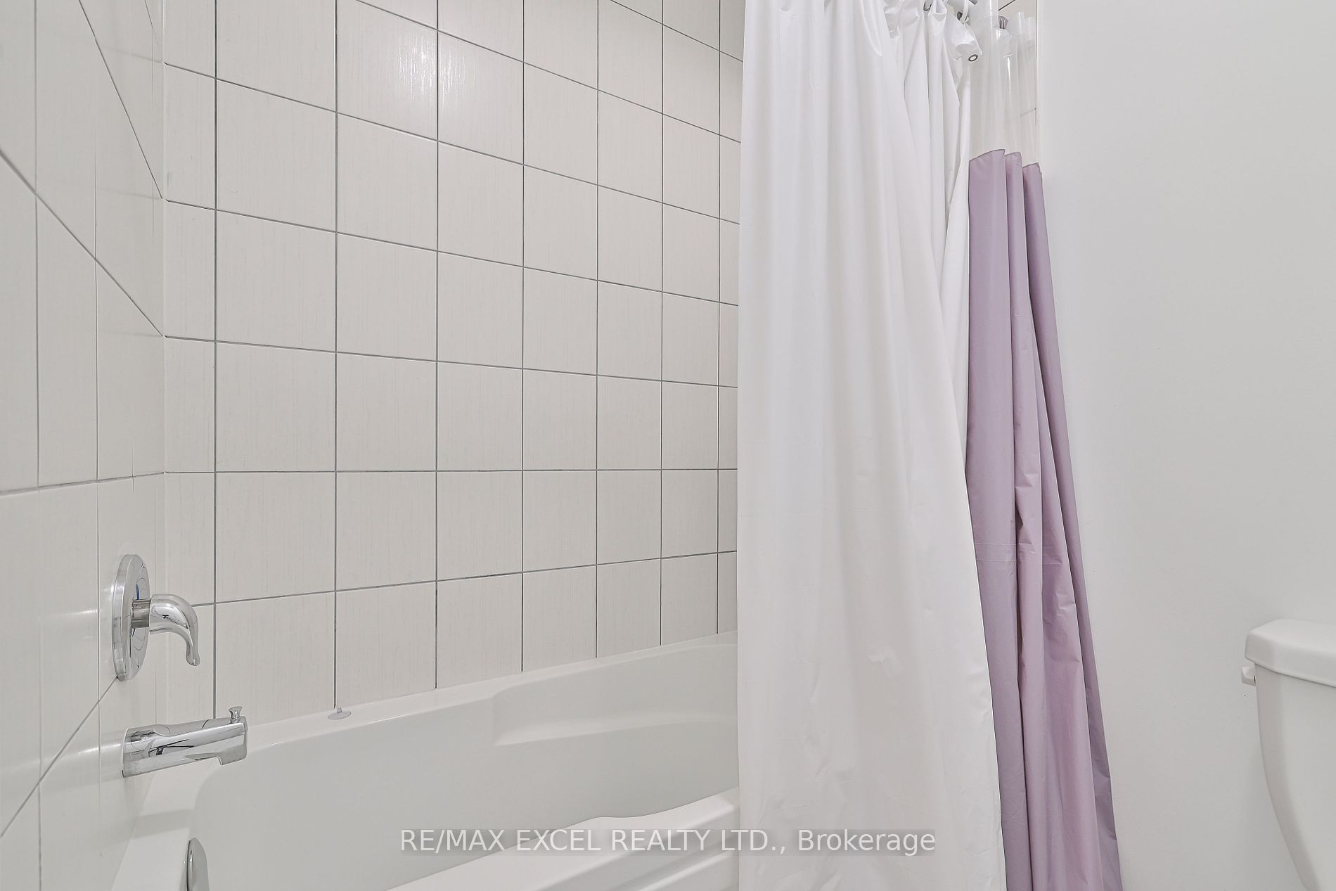 463 Mactier Dr Property Photo 18