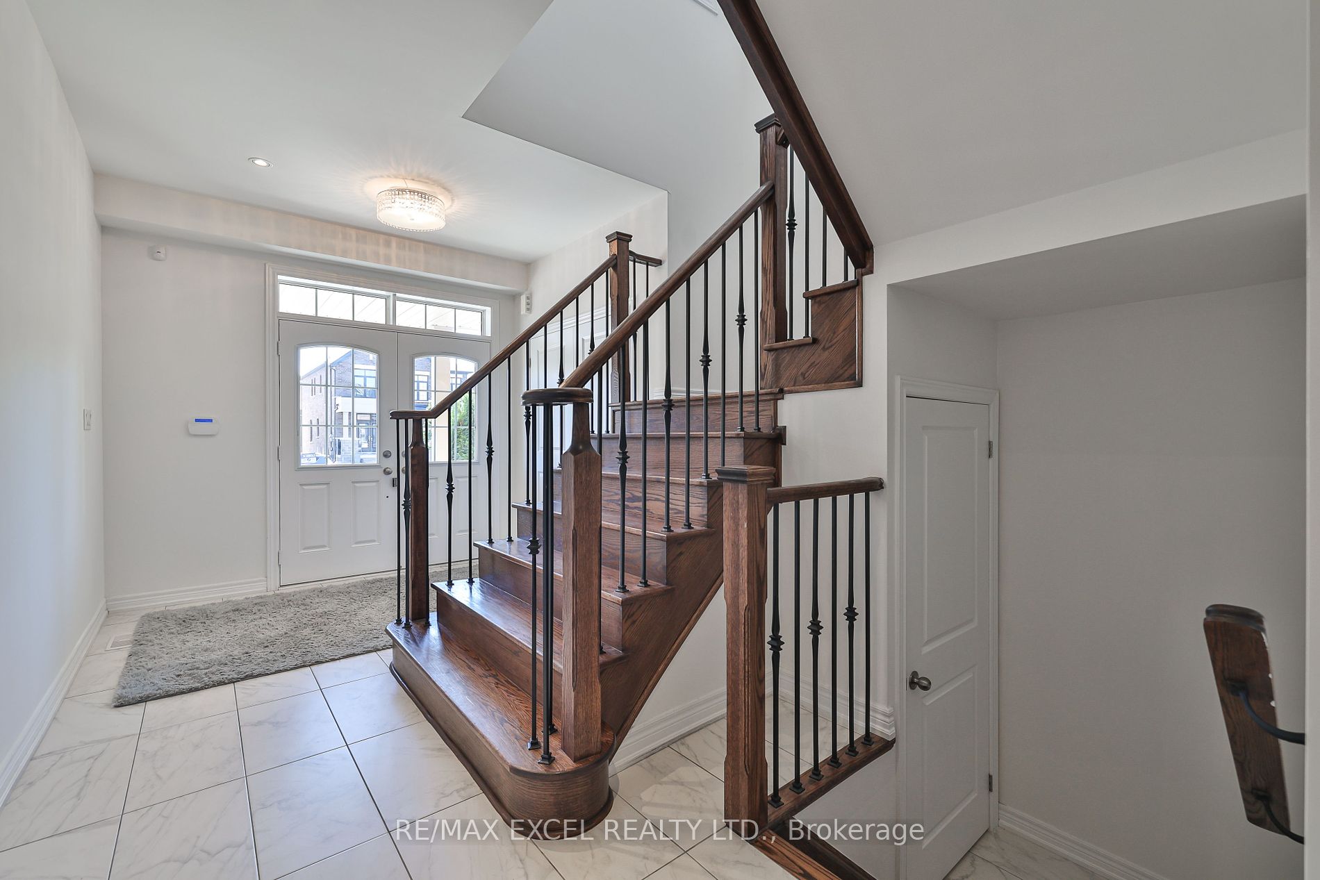 463 Mactier Dr Property Photo 23