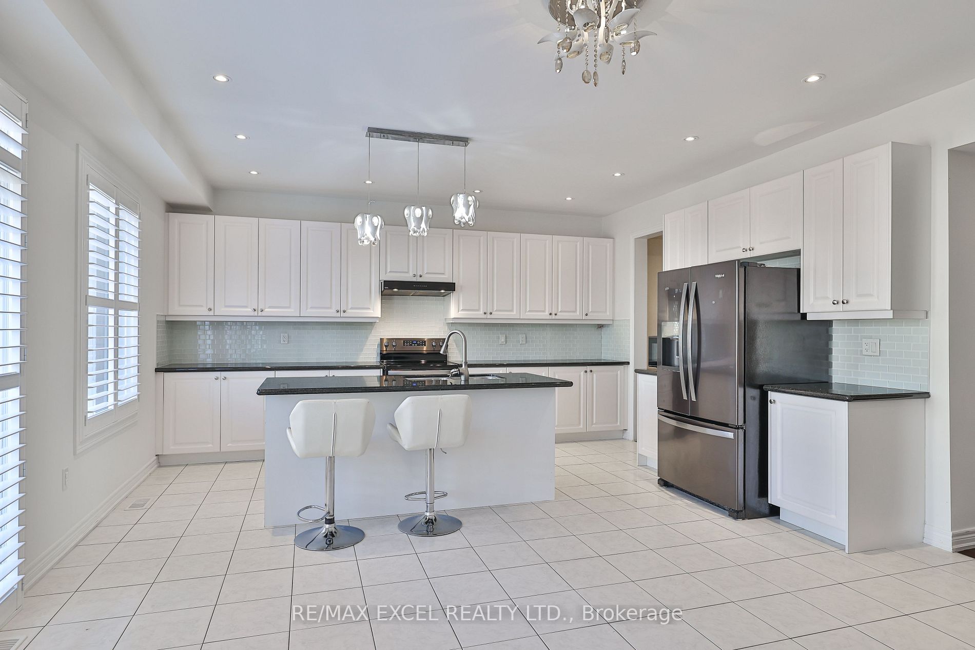 463 Mactier Dr Property Photo 32