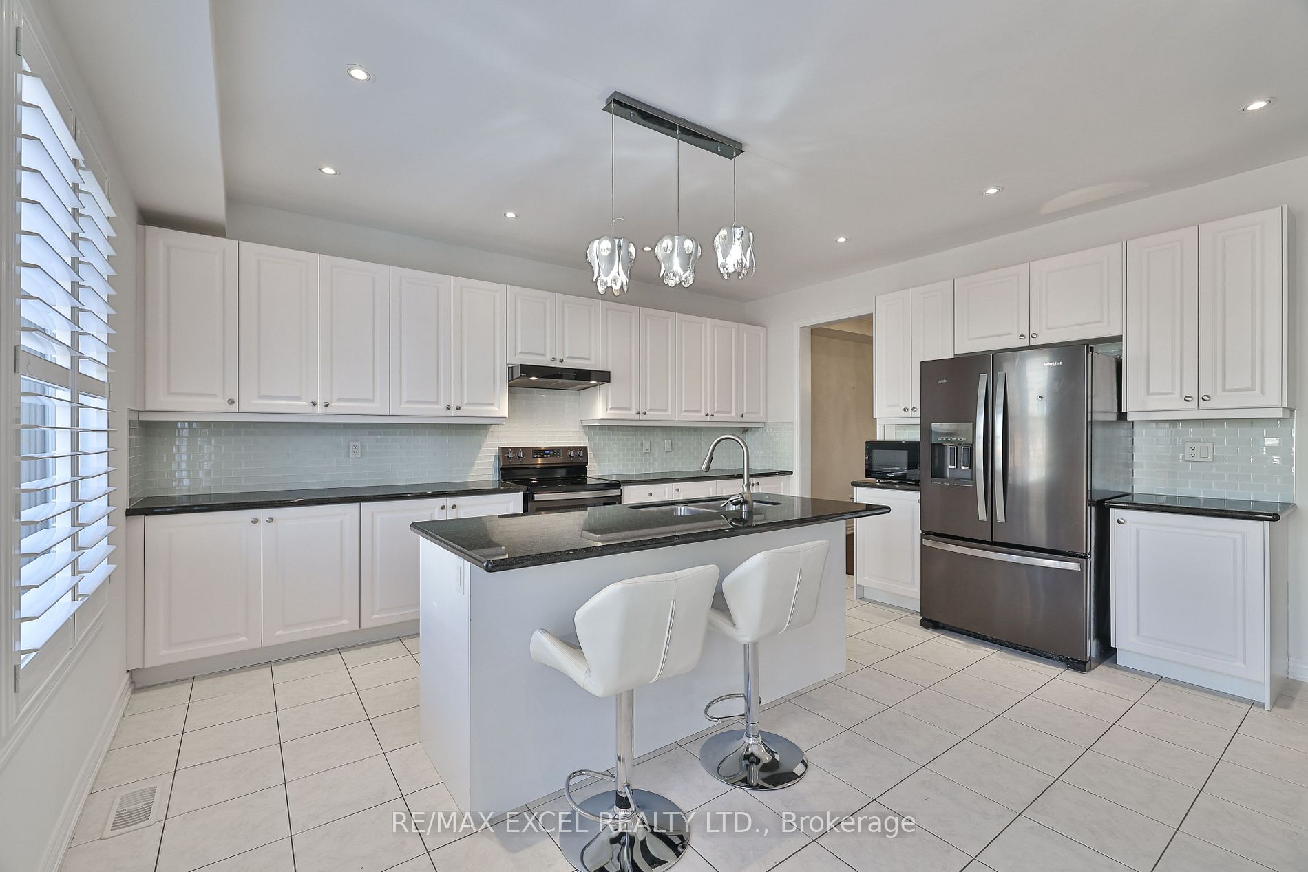 463 Mactier Dr Property Photo 33
