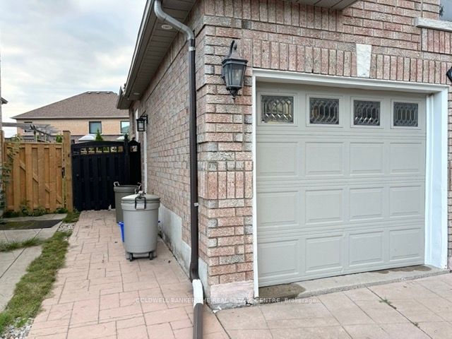 640 Vaughan Mills Rd Property Photo 9
