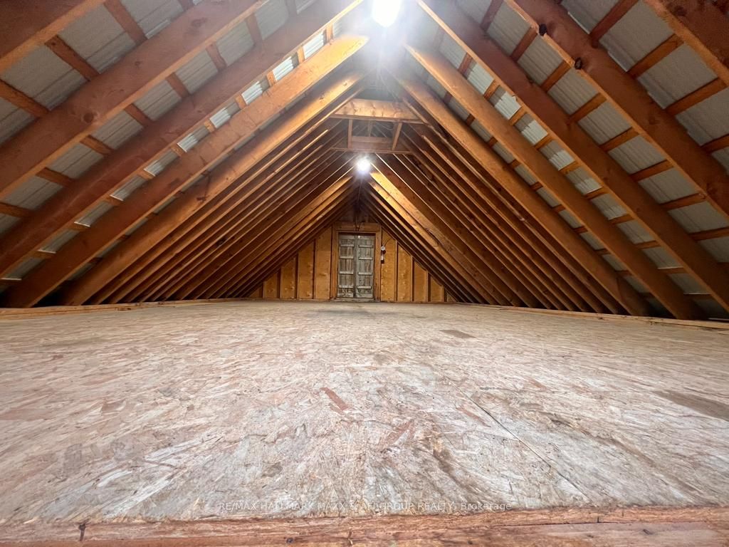 61 Wellington St E Property Photo 2
