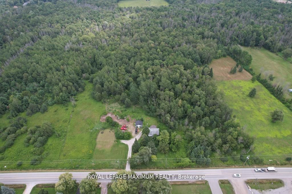 20223 Bathurst Street Property Photo 8